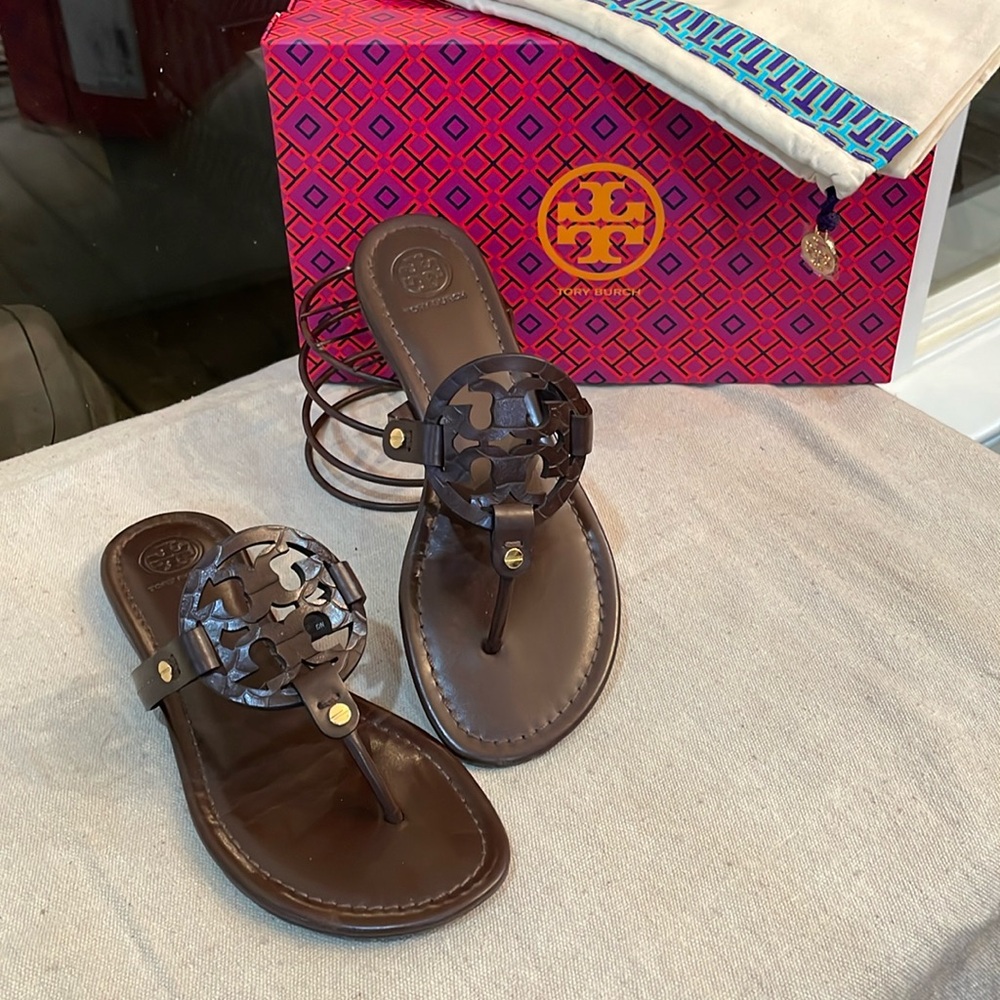 Tory Burch Miller Sandals Chocolate Brown Snake Print Logo Vegan Leather Size 7